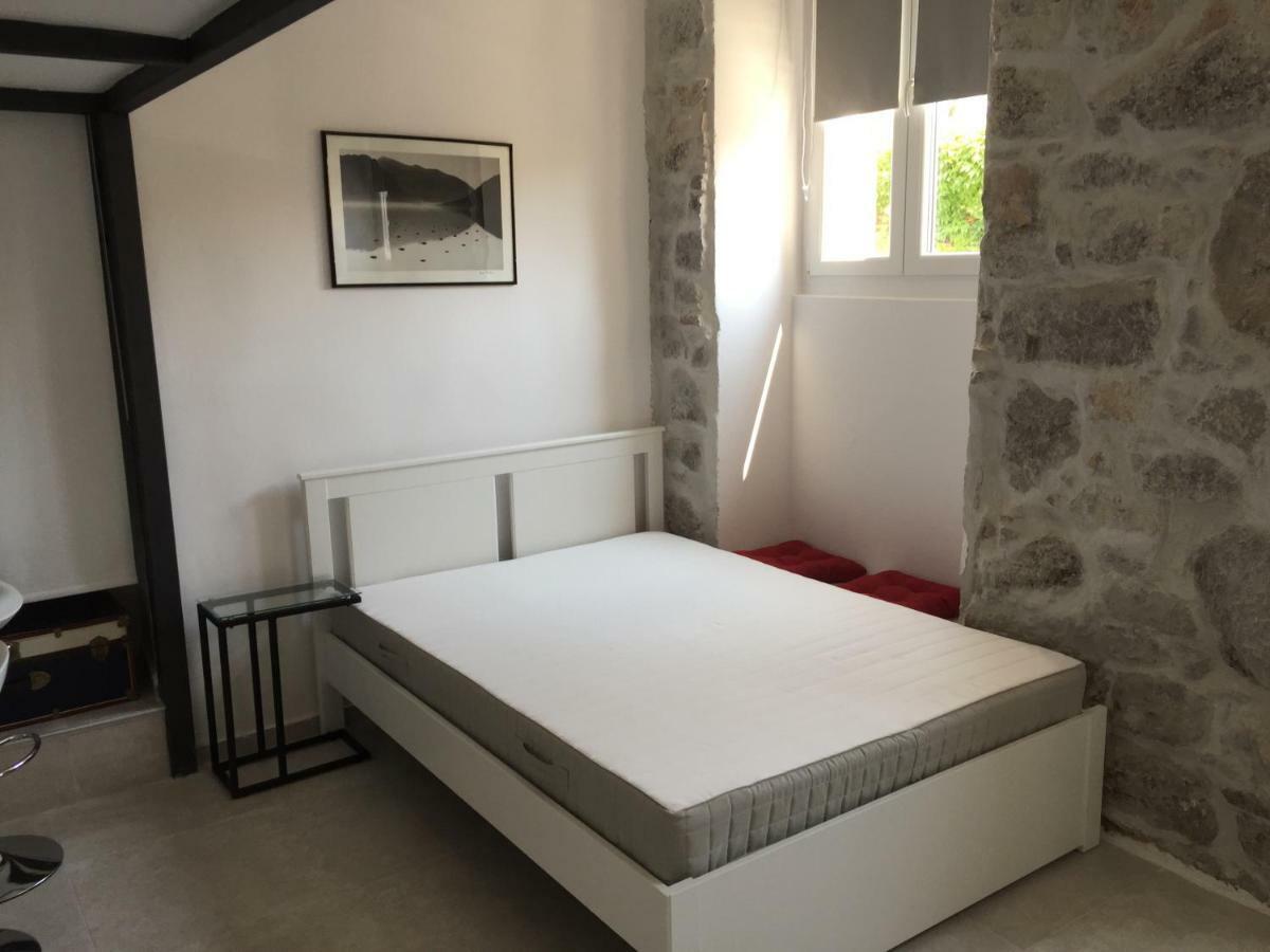 Amfora Apartment *